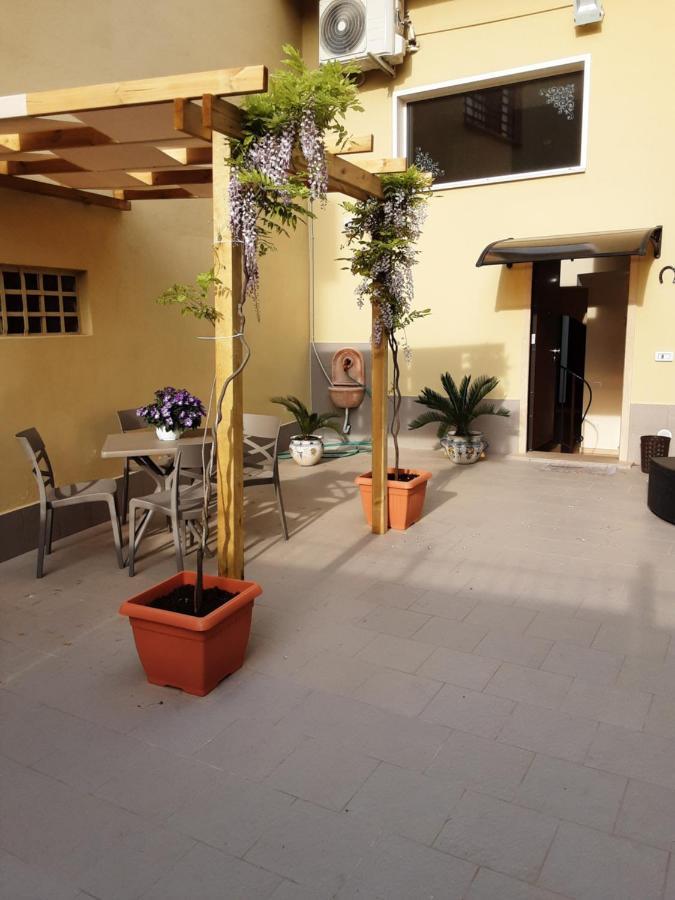 Dimora Normanna Bed & Breakfast Aversa Dış mekan fotoğraf